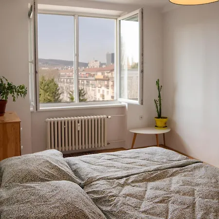 Peaceful & Cozy Flat In Апартаменты