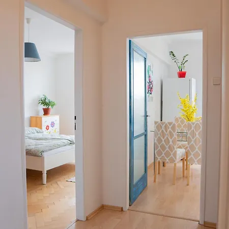 Peaceful & Cozy Flat In Апартаменты Братислава