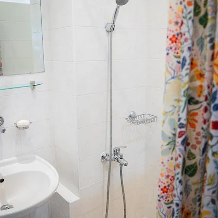 Peaceful & Cozy Flat In Братислава