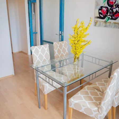 Peaceful & Cozy Flat In Апартаменты Братислава
