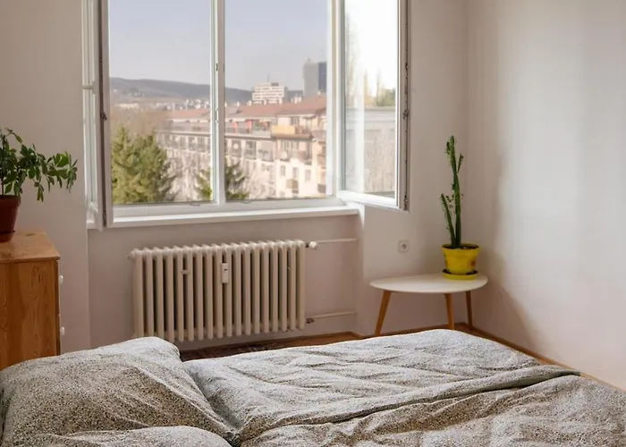 Peaceful & Cozy Flat In דירה