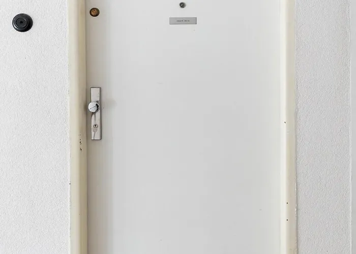 Peaceful & Cozy Flat In דירה *